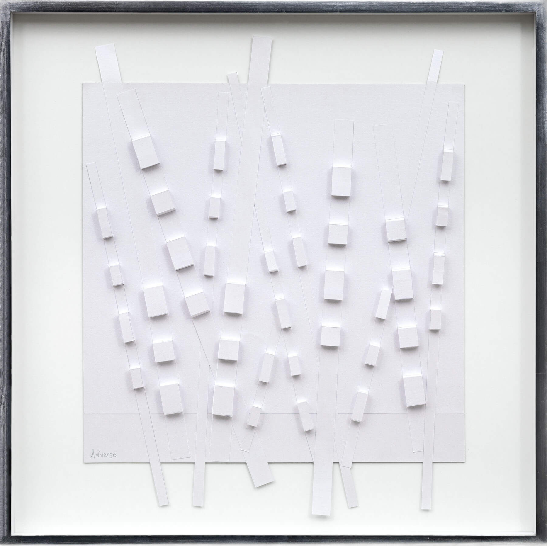Obra realizada con piezas de papel plegado